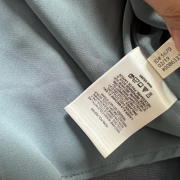 EXPRESS V Neck Blouse - Picture 6 of 7